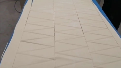 Mesa de corte para masa pastelera triangular